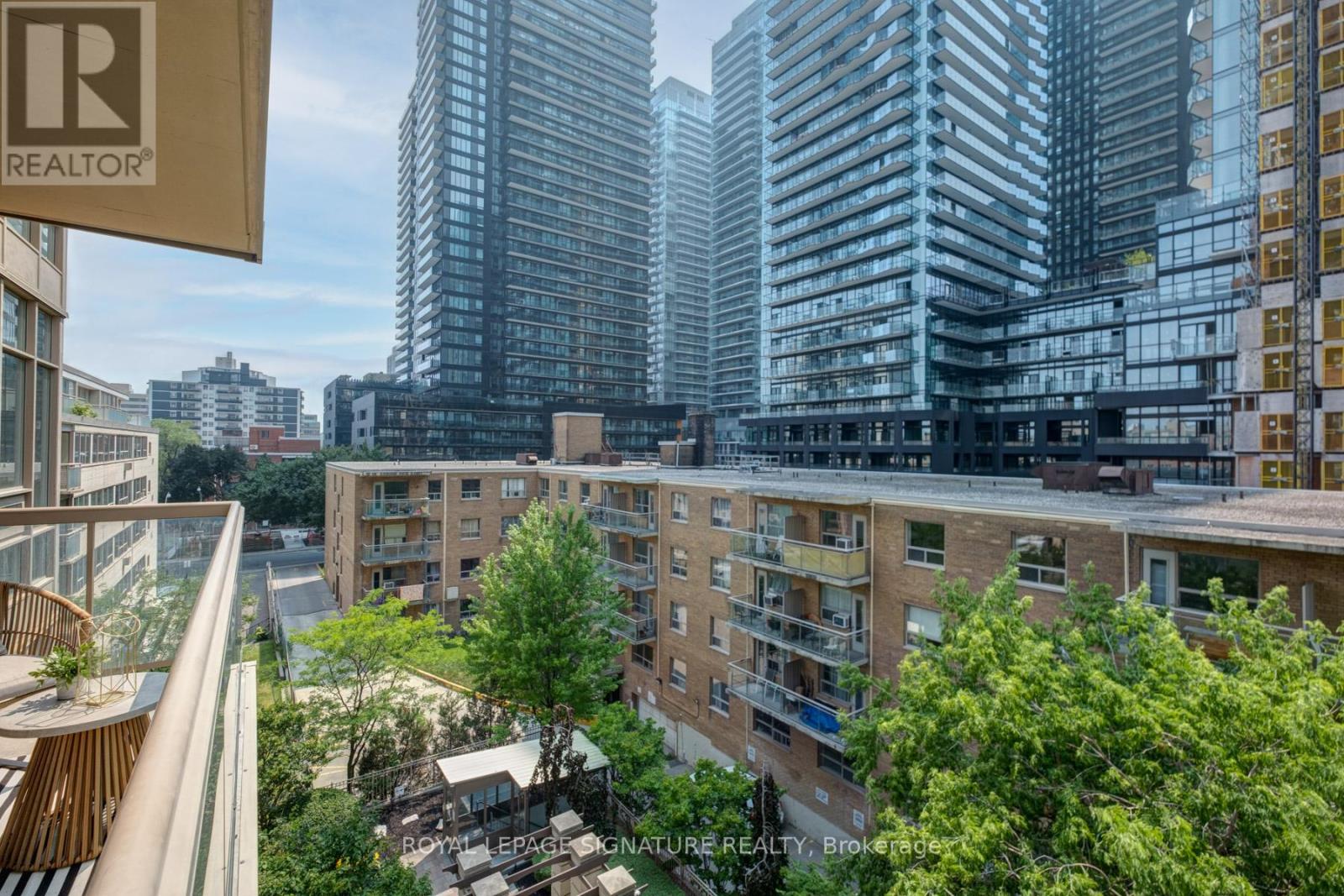 Photo 27 of 502 900 Mount Pleasant Road, Toronto ON