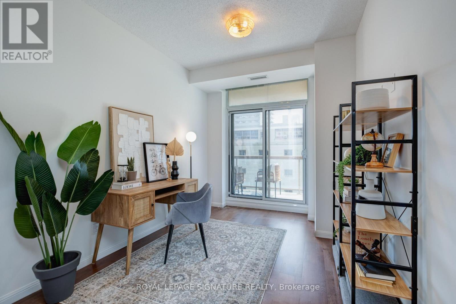 Photo 9 of 502 900 Mount Pleasant Road, Toronto ON