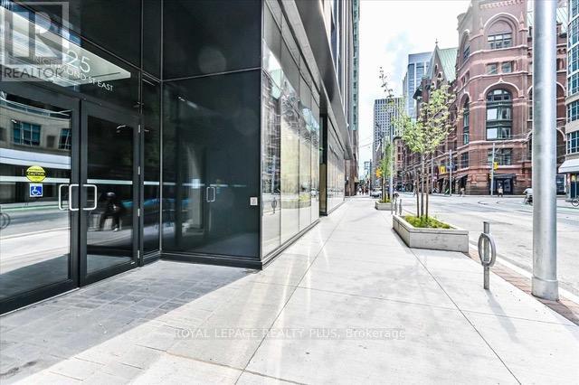 Photo 2 of 2416 25 Richmond Street E, Toronto ON