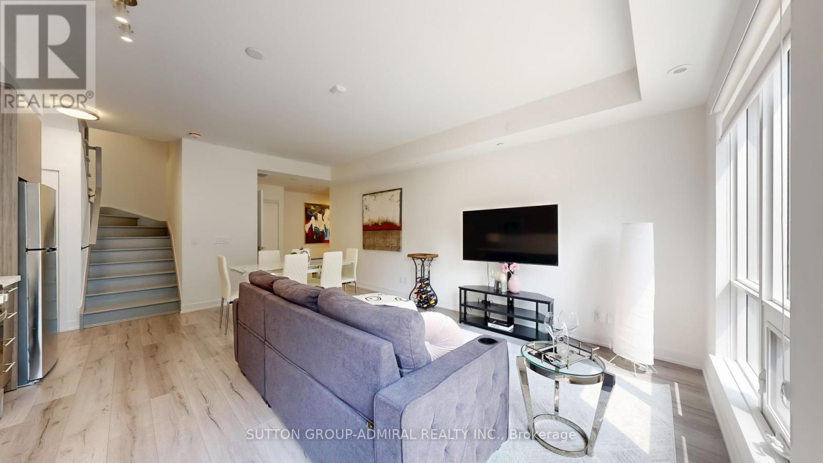 Photo 42 of Th 20 851 Sheppard Avenue W, Toronto ON