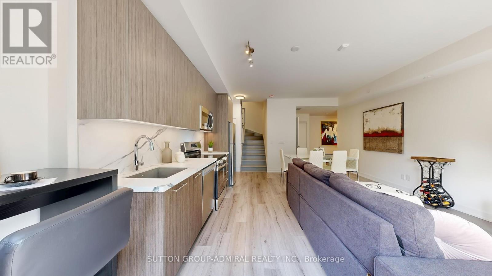 Photo 35 of Th 20 851 Sheppard Avenue W, Toronto ON