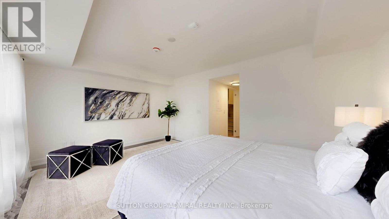Photo 21 of Th 20 851 Sheppard Avenue W, Toronto ON