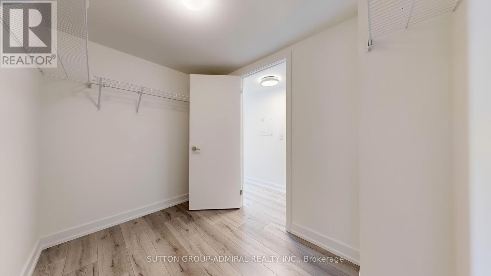 Photo 9 of Th 20 851 Sheppard Avenue W, Toronto ON