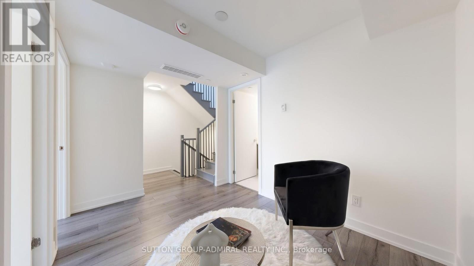 Photo 14 of Th 20 851 Sheppard Avenue W, Toronto ON