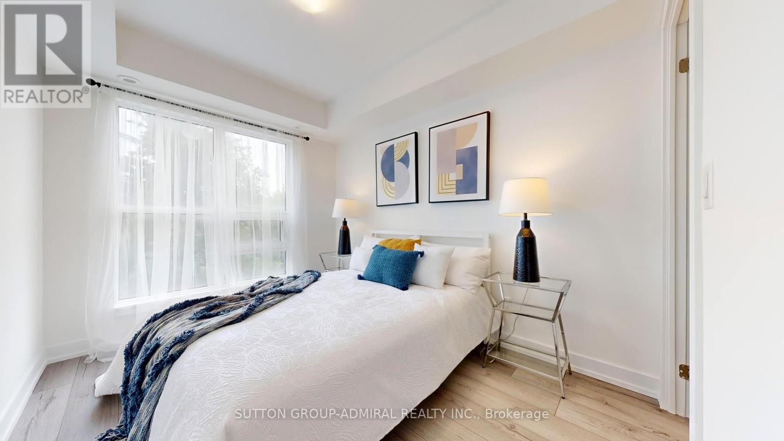 Photo 8 of Th 20 851 Sheppard Avenue W, Toronto ON