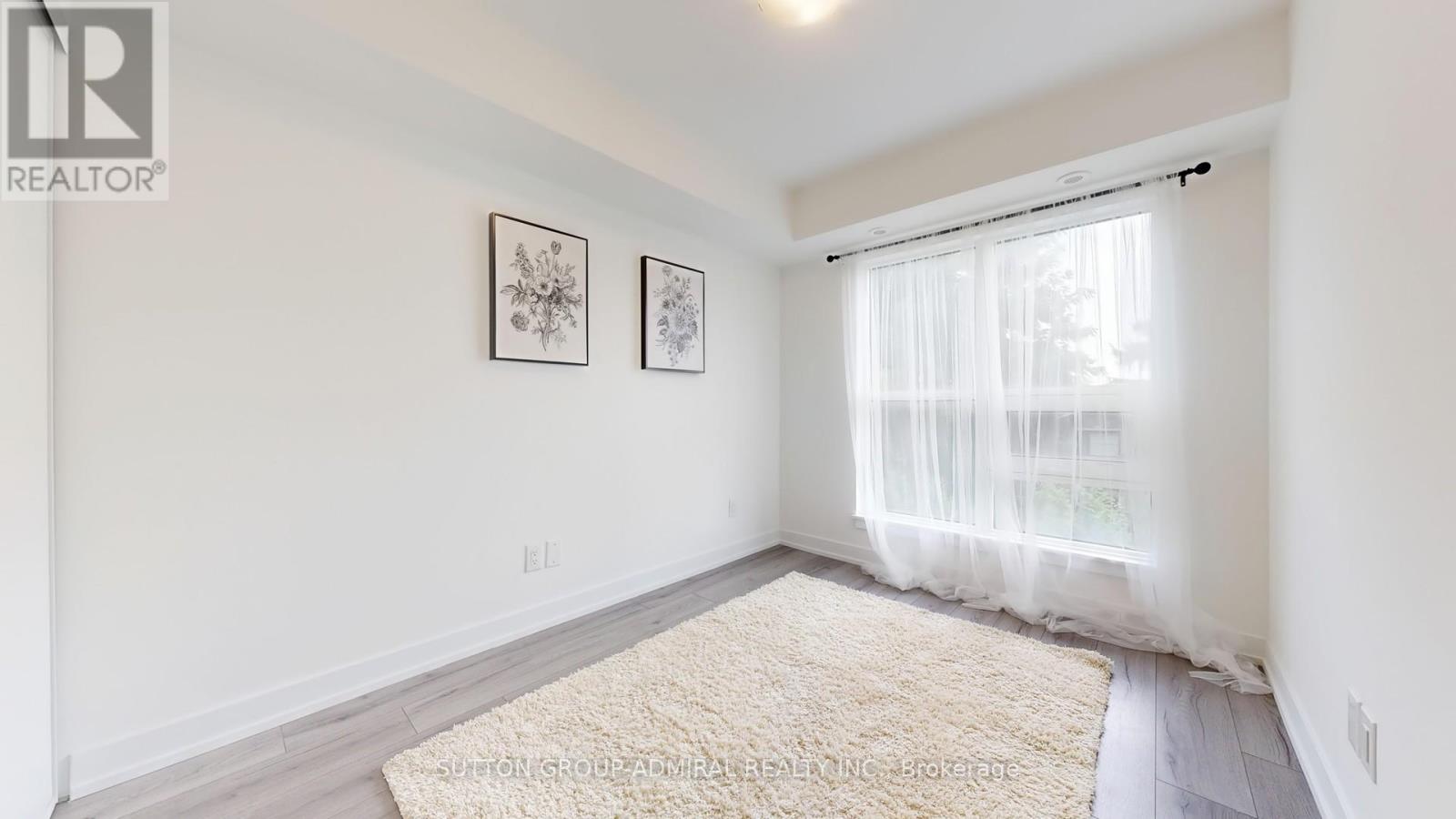 Photo 31 of Th 20 851 Sheppard Avenue W, Toronto ON