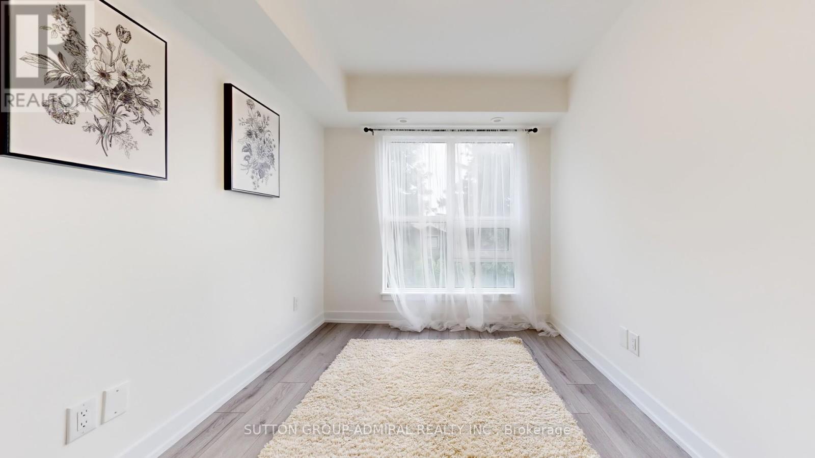Photo 15 of Th 20 851 Sheppard Avenue W, Toronto ON