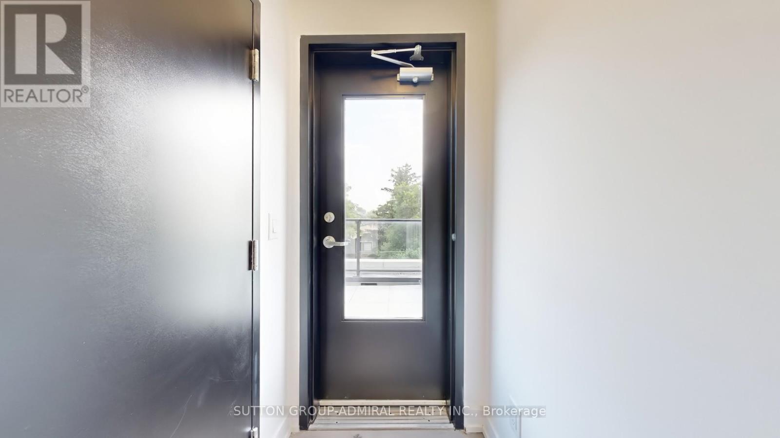 Photo 26 of Th 20 851 Sheppard Avenue W, Toronto ON
