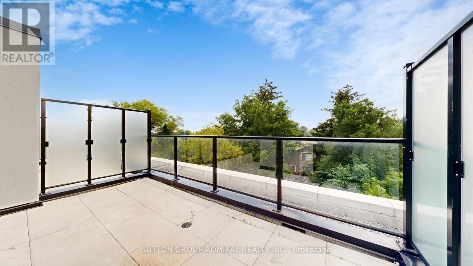 Photo 3 of Th 20 851 Sheppard Avenue W, Toronto ON