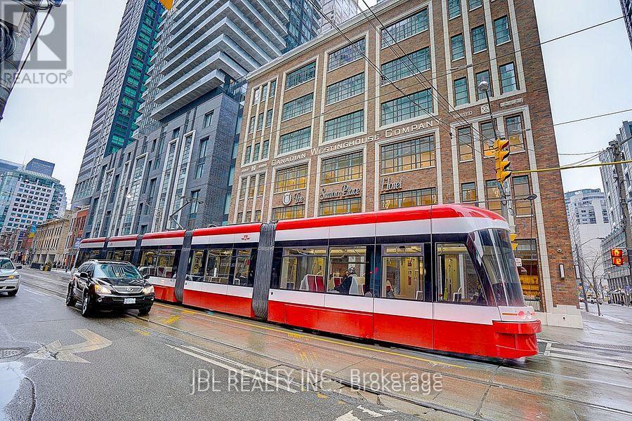Photo 13 of 4701 125 Blue Jays Way, Toronto ON