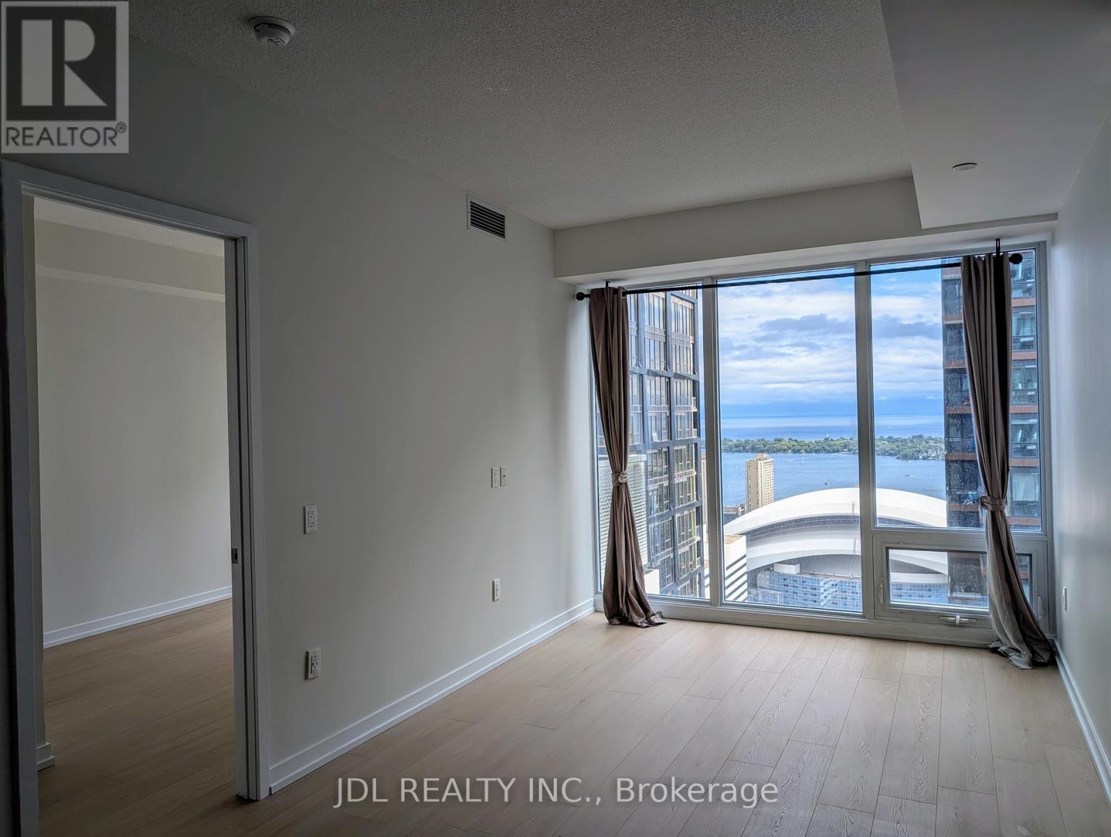 Photo 3 of 4701 125 Blue Jays Way, Toronto ON