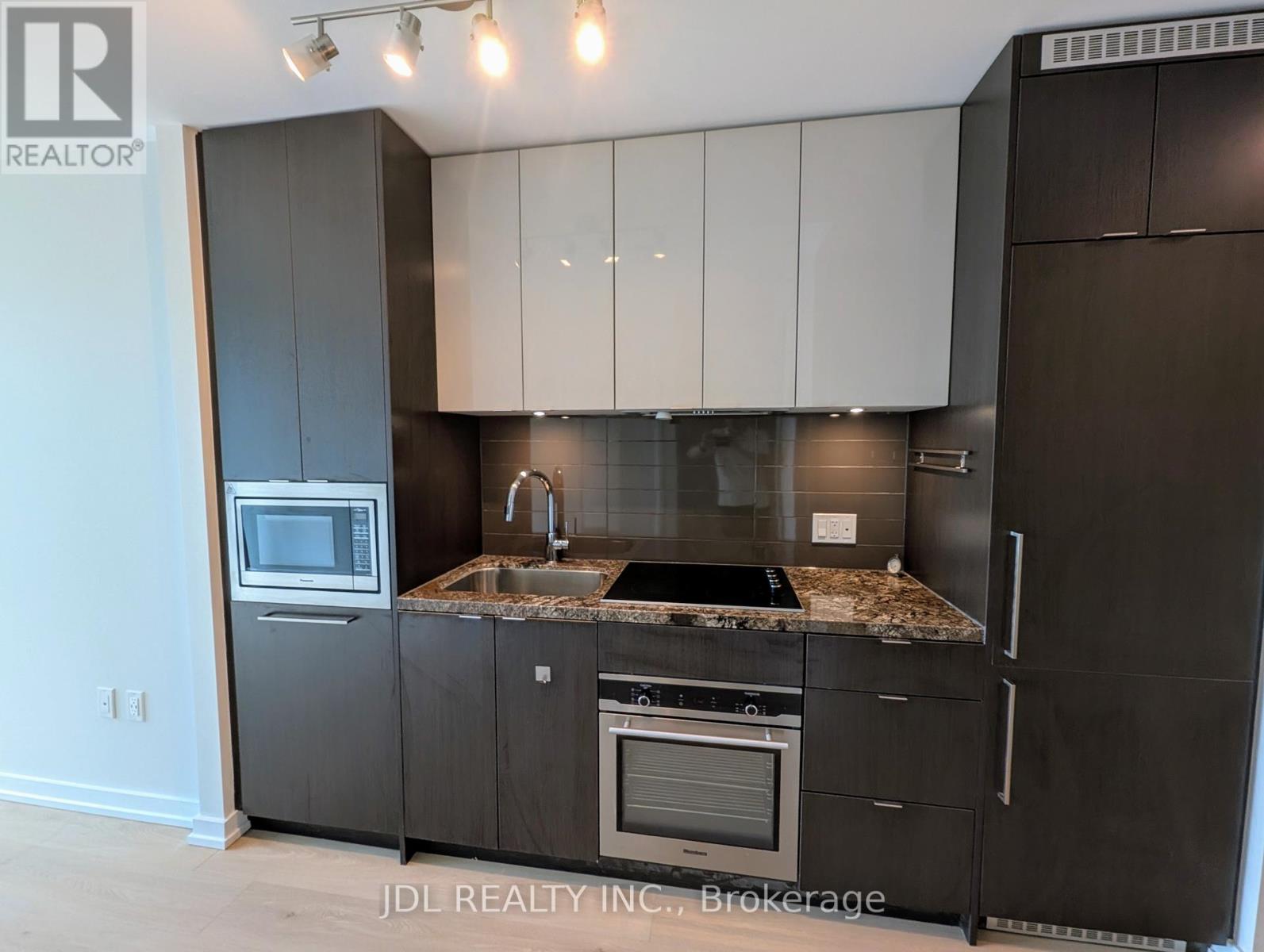 Photo 12 of 4701 125 Blue Jays Way, Toronto ON