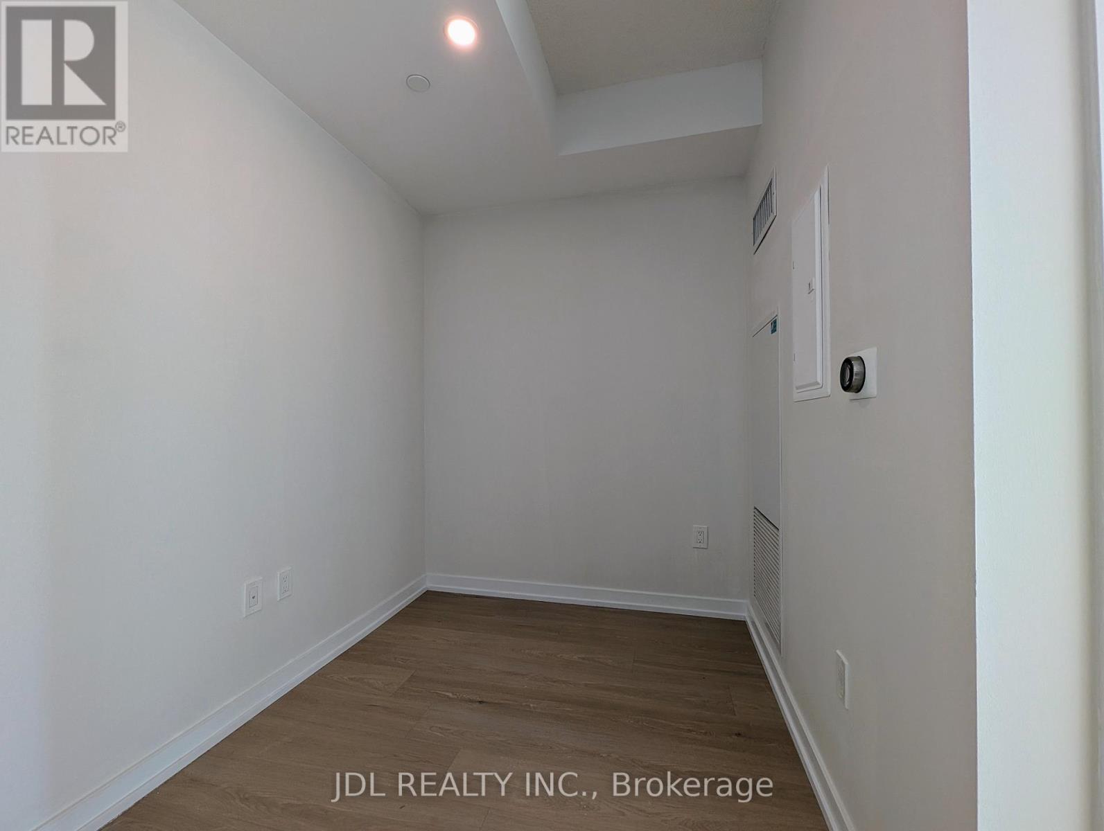 Photo 7 of 4701 125 Blue Jays Way, Toronto ON