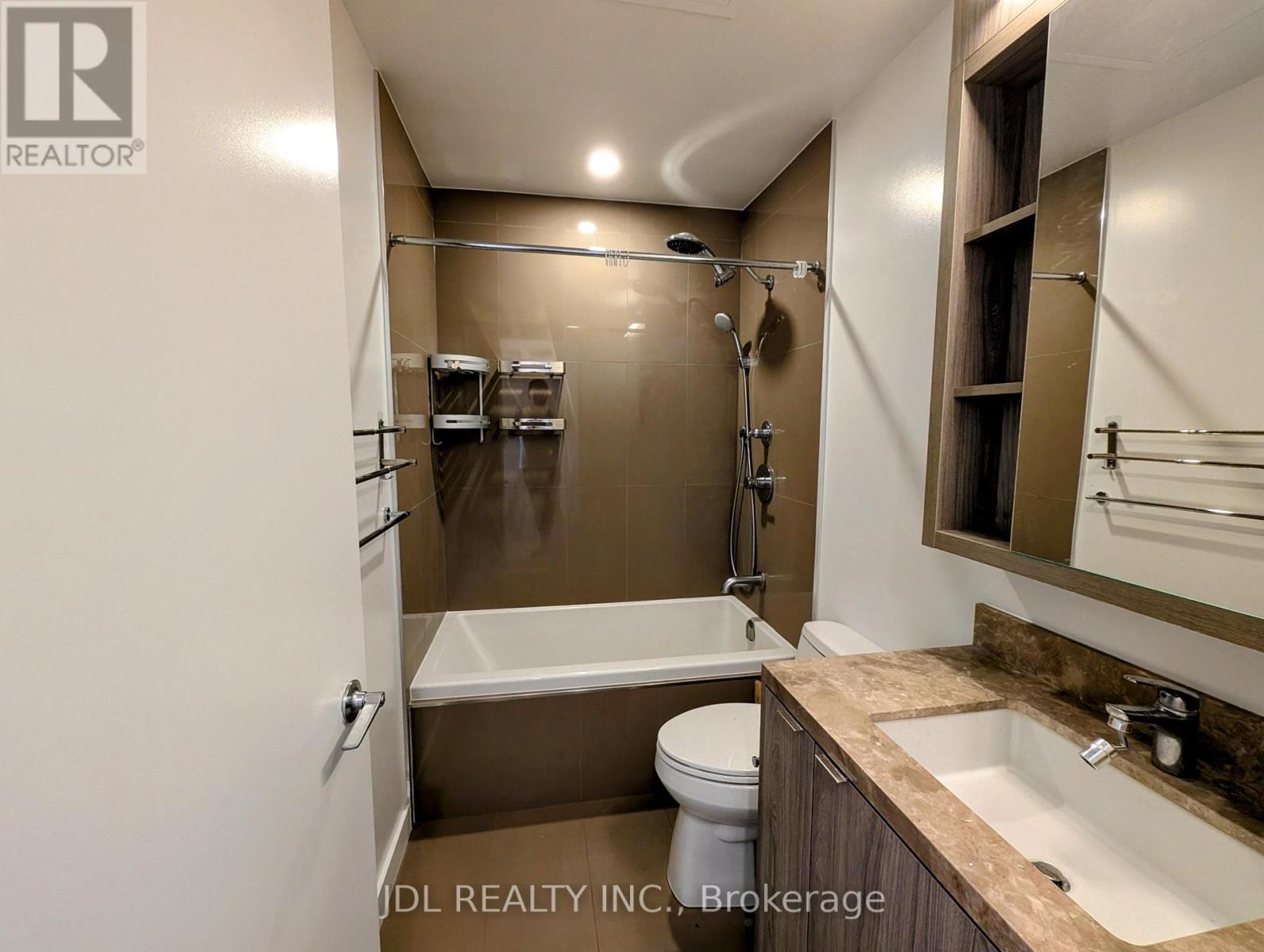 Photo 11 of 4701 125 Blue Jays Way, Toronto ON