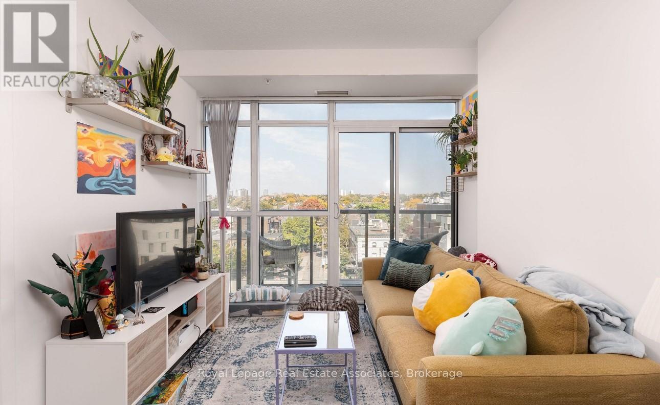 Photo 3 of 837 68 Abell Street, Toronto ON