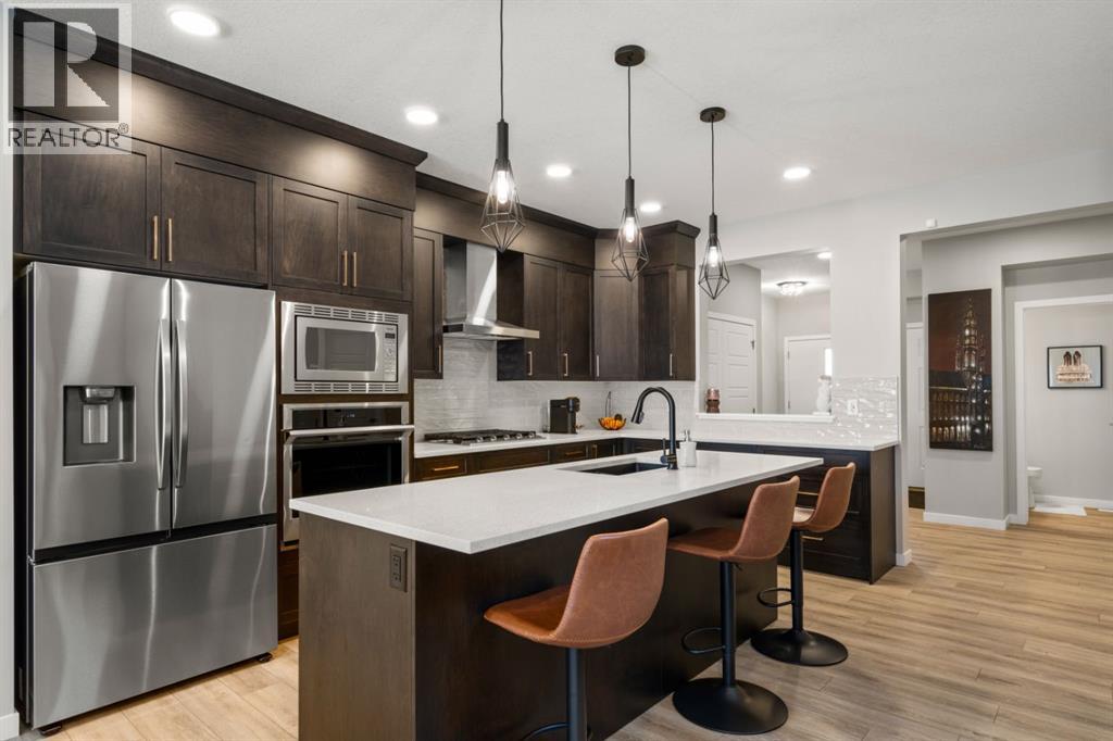 Photo 11 of 104 Carringsby Manor Nw, Calgary AB