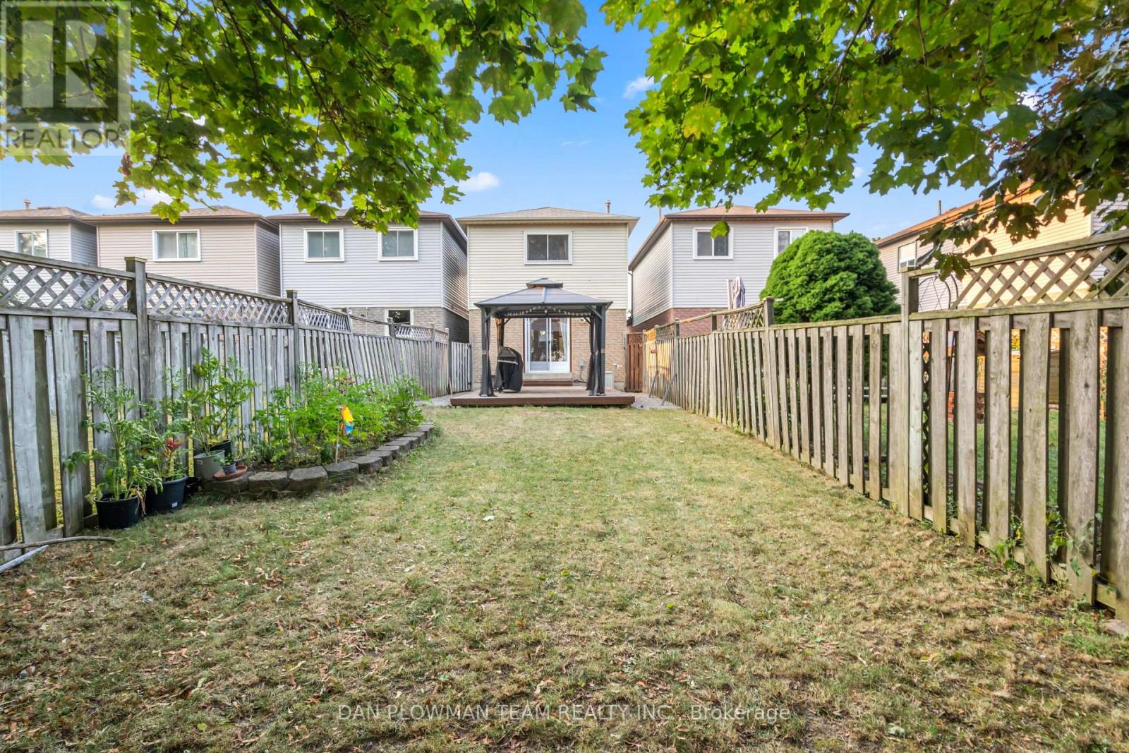 Photo 33 of 39 Dorvis Drive, Whitby ON