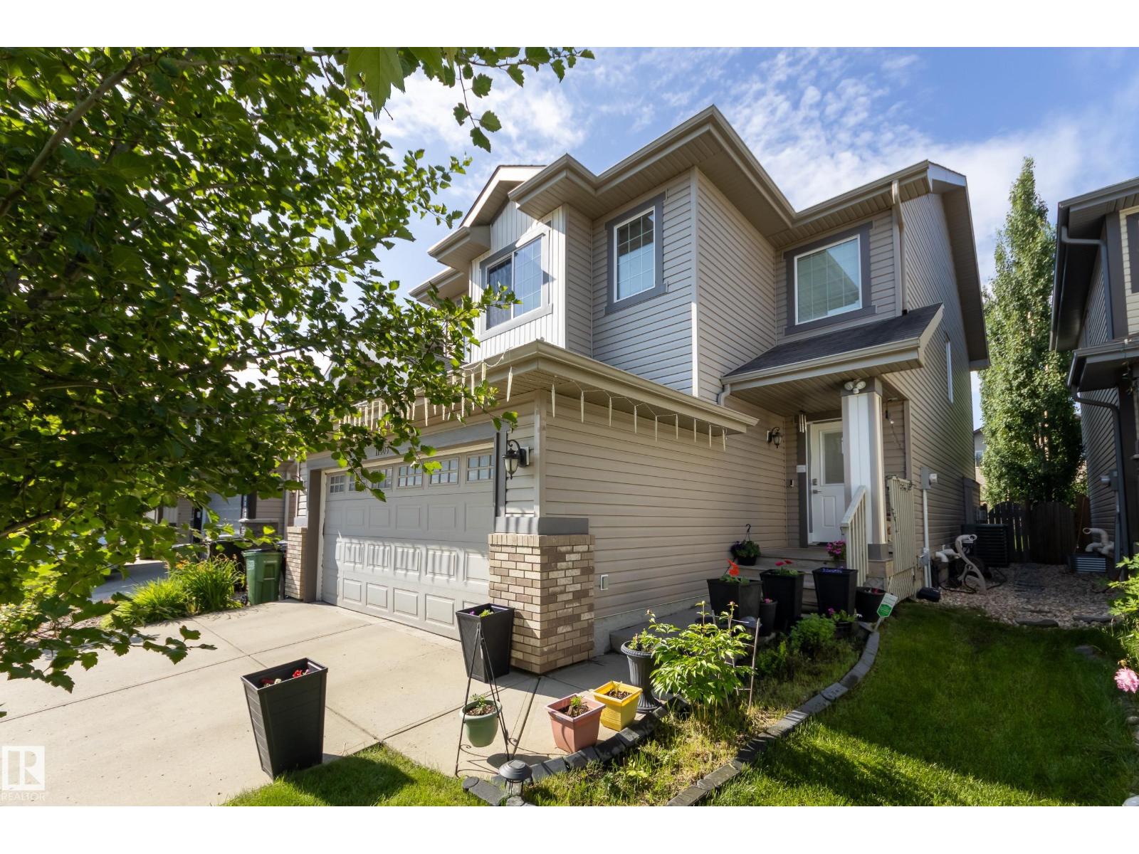 Photo 2 of 11605 16 A Av Sw, Edmonton AB
