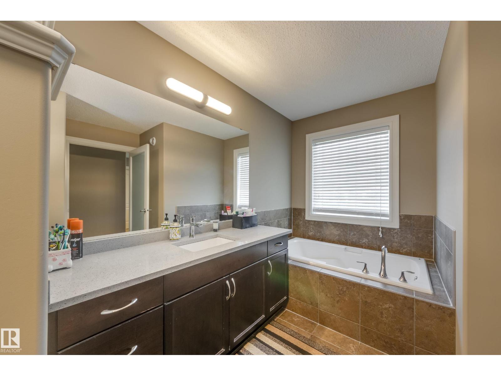 Photo 25 of 11605 16 A Av Sw, Edmonton AB