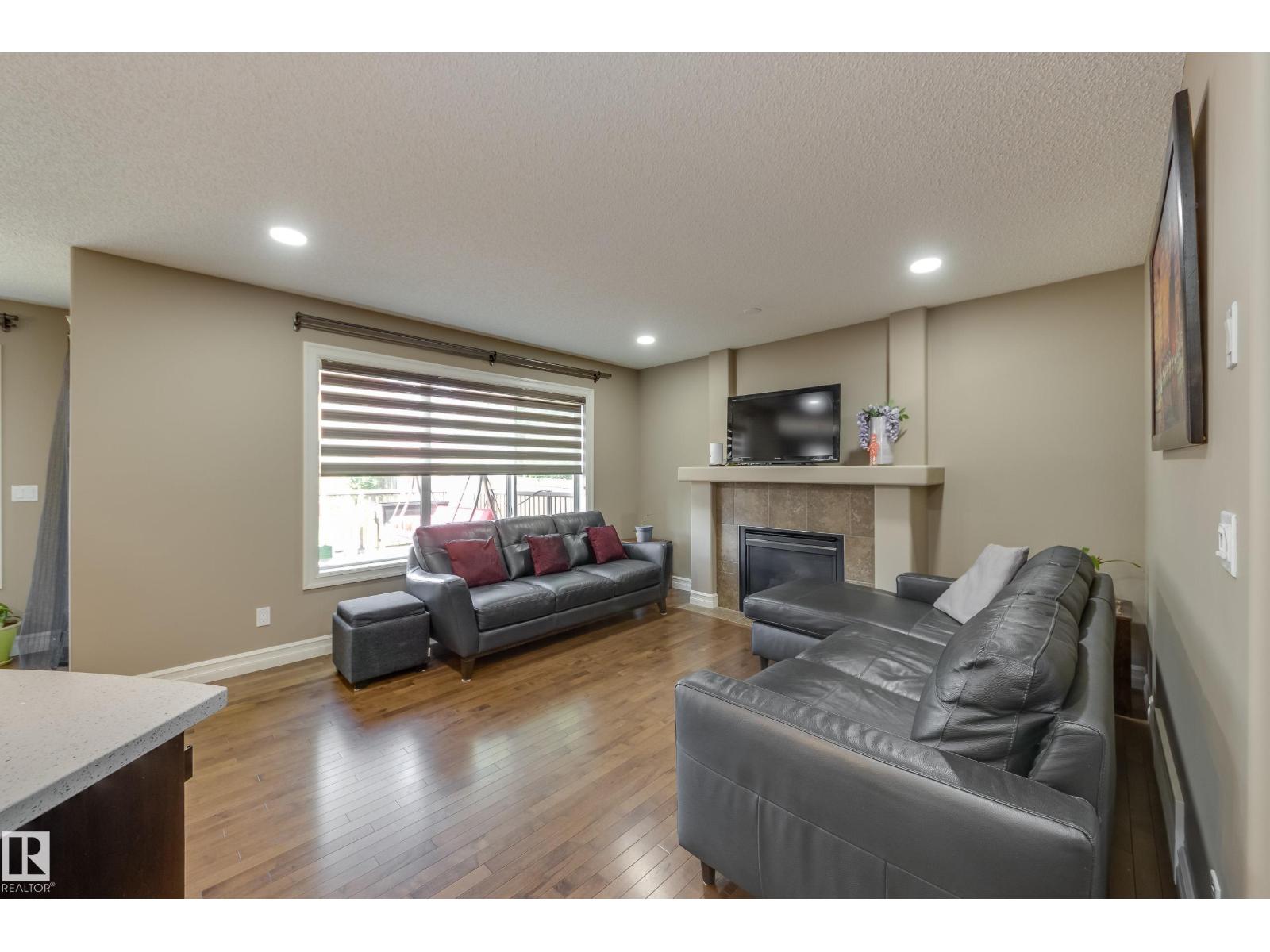 Photo 5 of 11605 16 A Av Sw, Edmonton AB