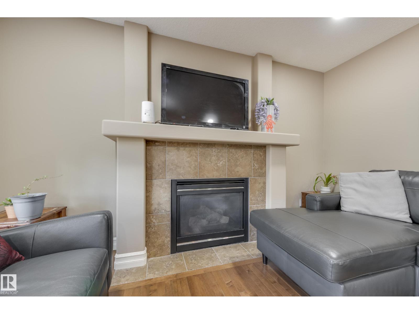 Photo 8 of 11605 16 A Av Sw, Edmonton AB