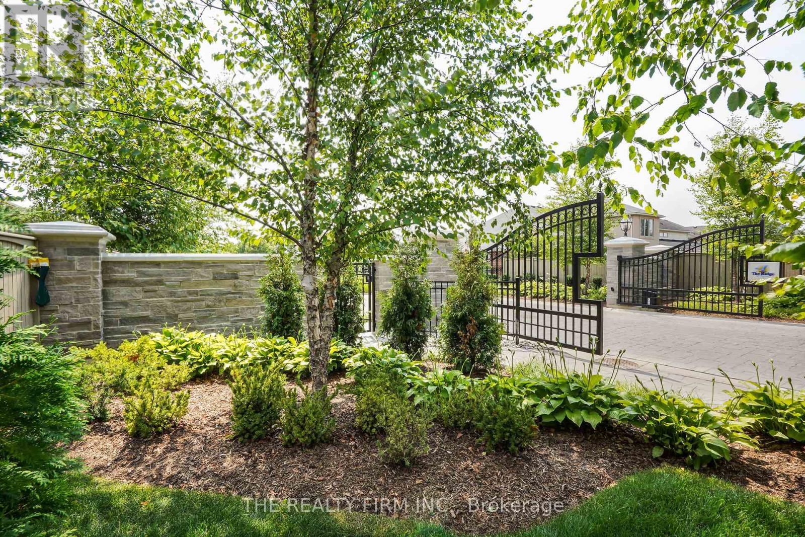 Photo 36 of 65 1710 Ironwood Road, London South ON