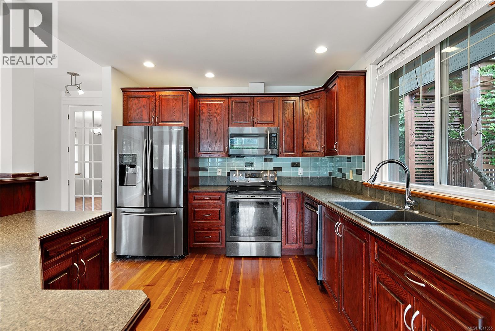 Photo 12 of 3456 Auburn Crt, Langford BC