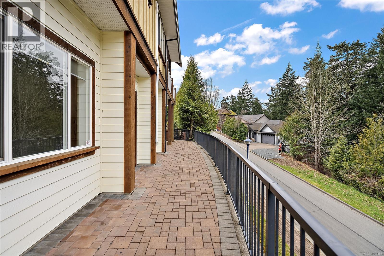 Photo 33 of 3456 Auburn Crt, Langford BC