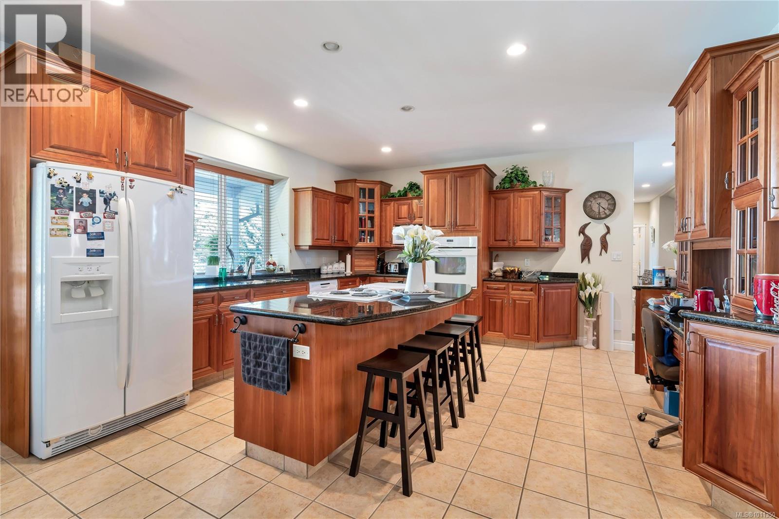 6797 Hampton Pl, Duncan