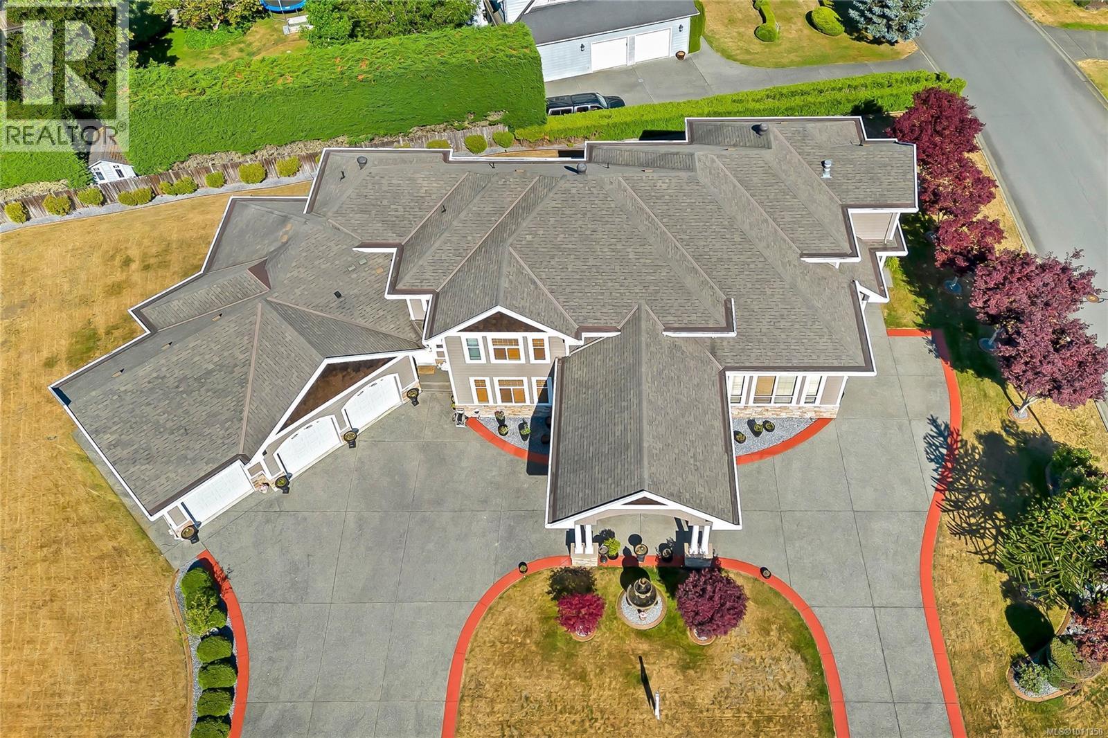 6797 Hampton Pl, Duncan