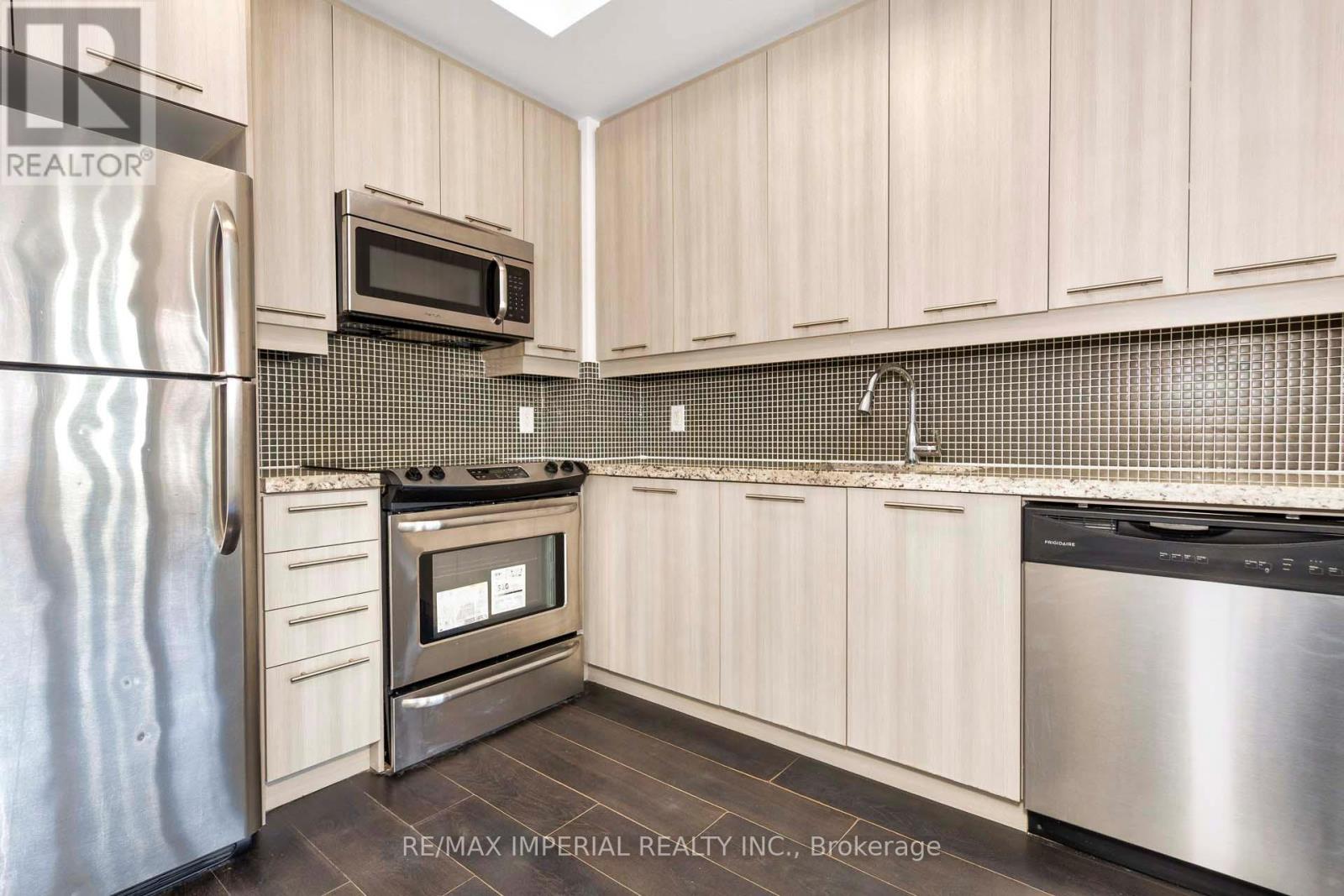Photo 4 of 530 540 Bur Oak Avenue, Markham ON
