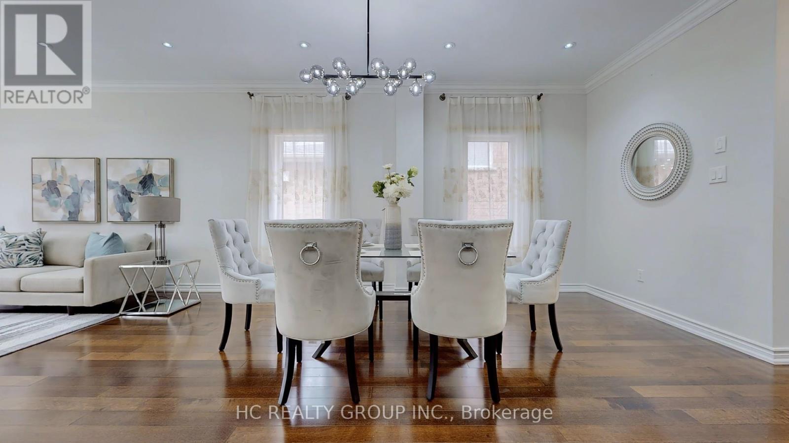 Photo 10 of 67 Melbourne Drive, Richmond Hill ON