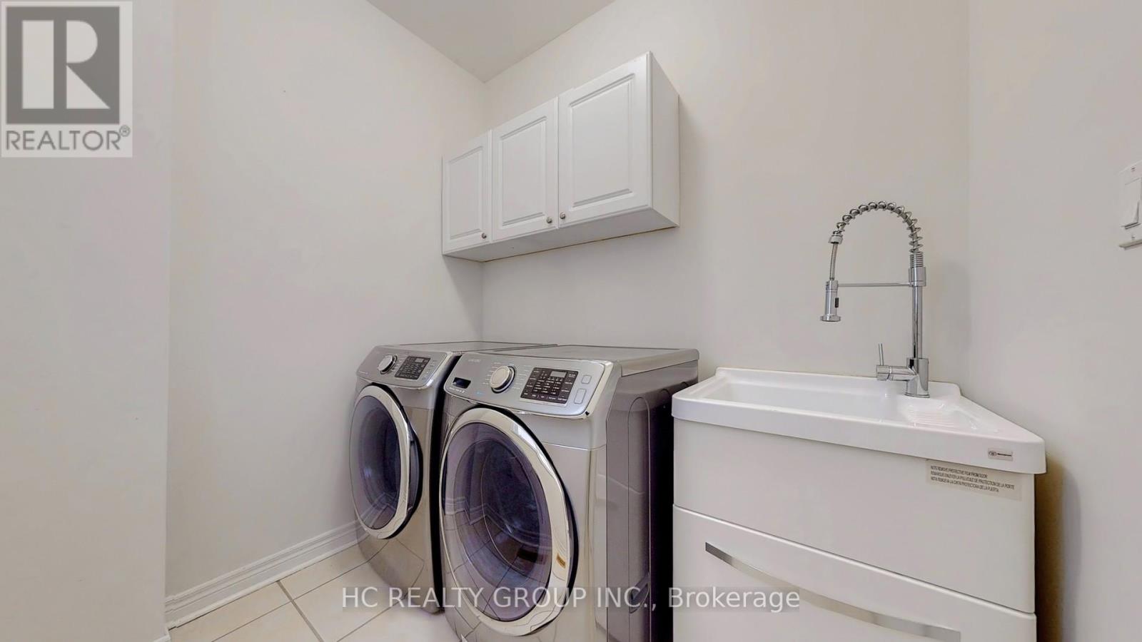 Photo 18 of 67 Melbourne Drive, Richmond Hill ON