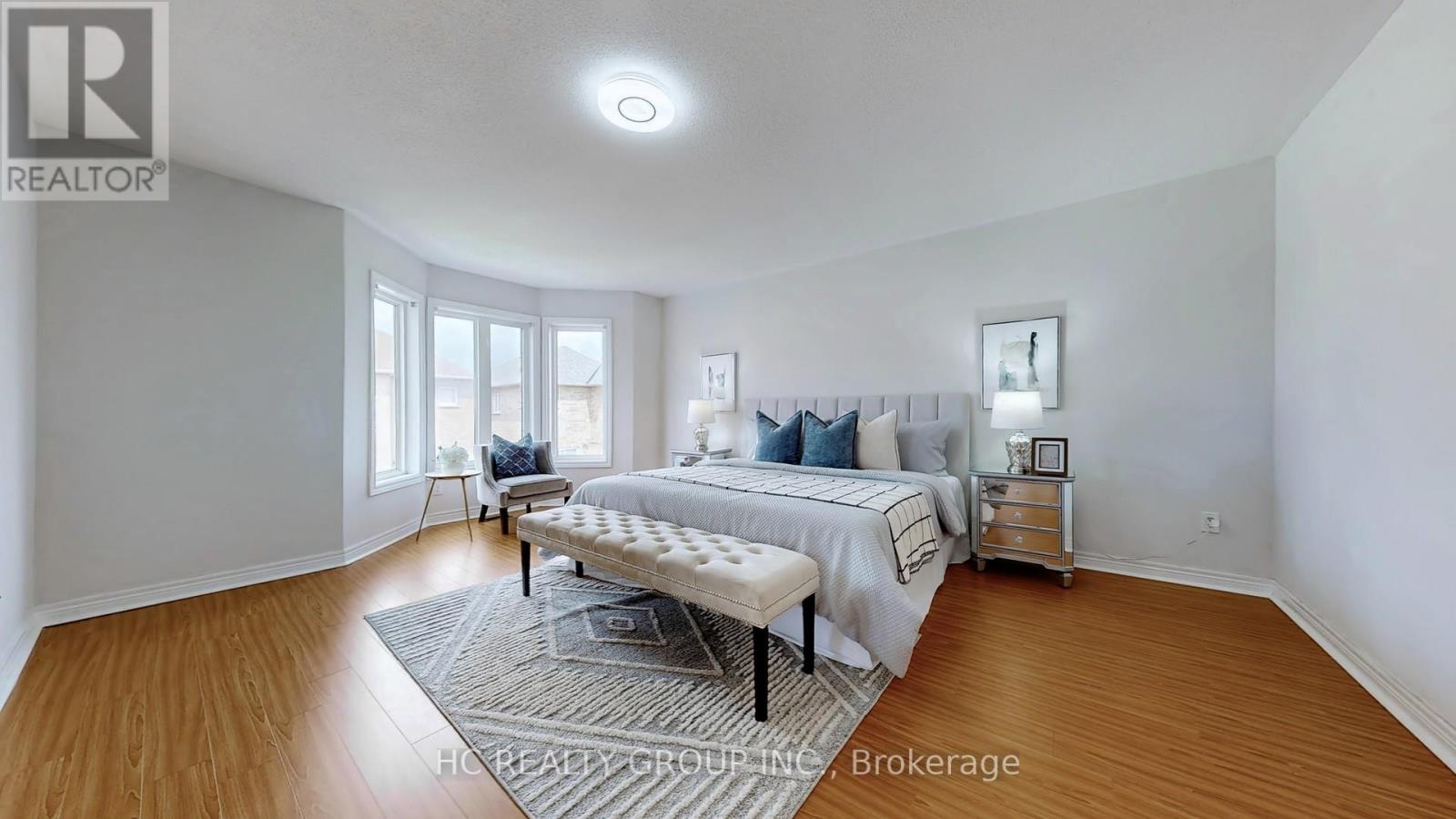 Photo 19 of 67 Melbourne Drive, Richmond Hill ON