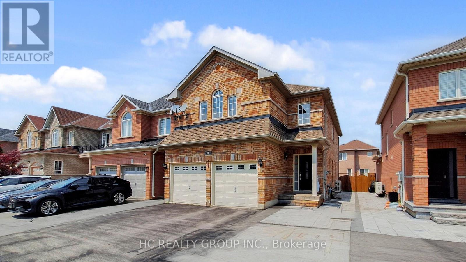 Photo 2 of 67 Melbourne Drive, Richmond Hill ON