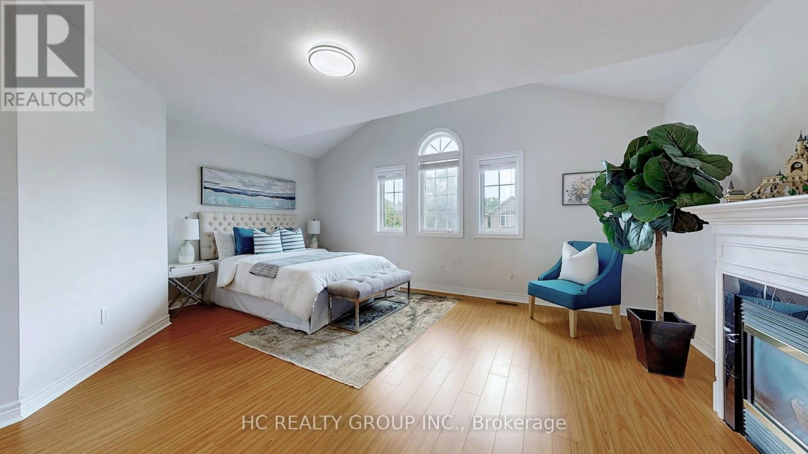 Photo 26 of 67 Melbourne Drive, Richmond Hill ON