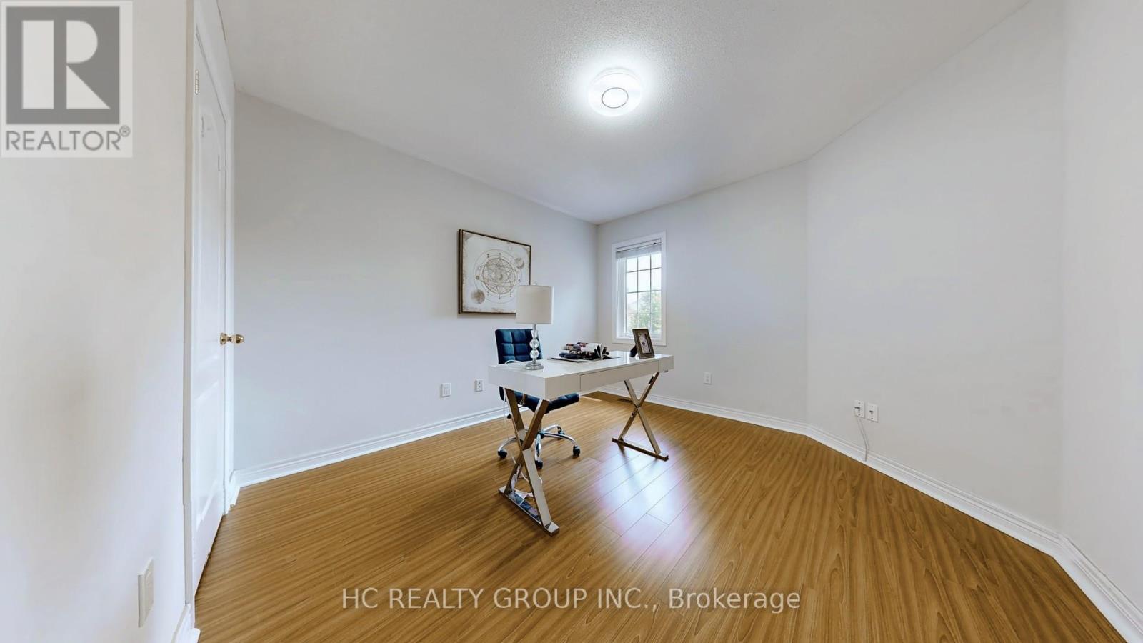 Photo 31 of 67 Melbourne Drive, Richmond Hill ON