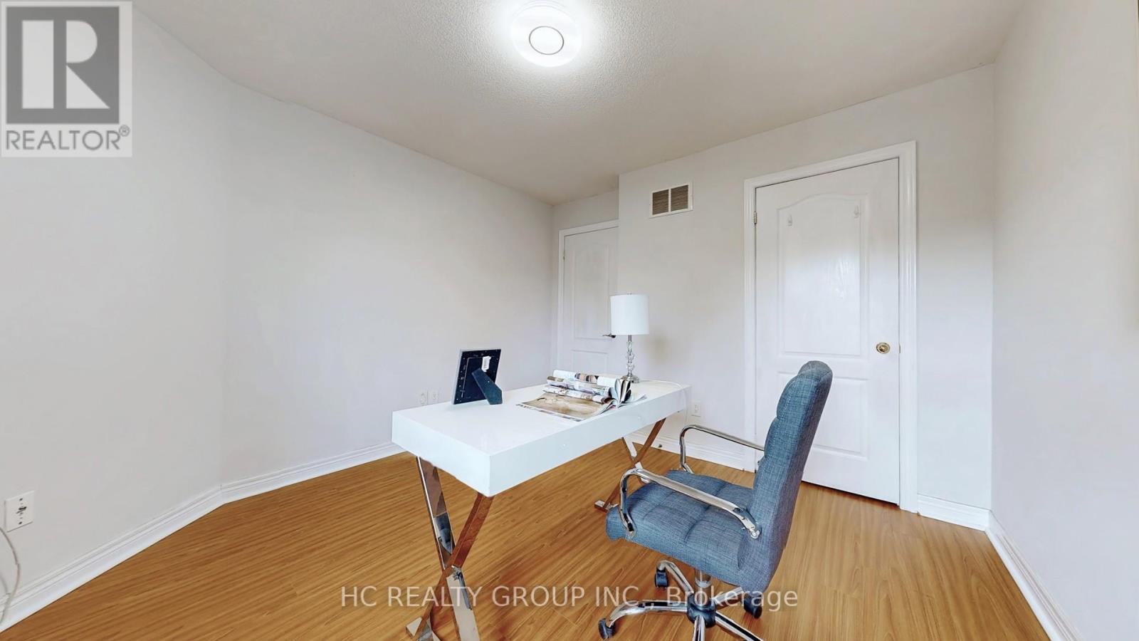 Photo 32 of 67 Melbourne Drive, Richmond Hill ON