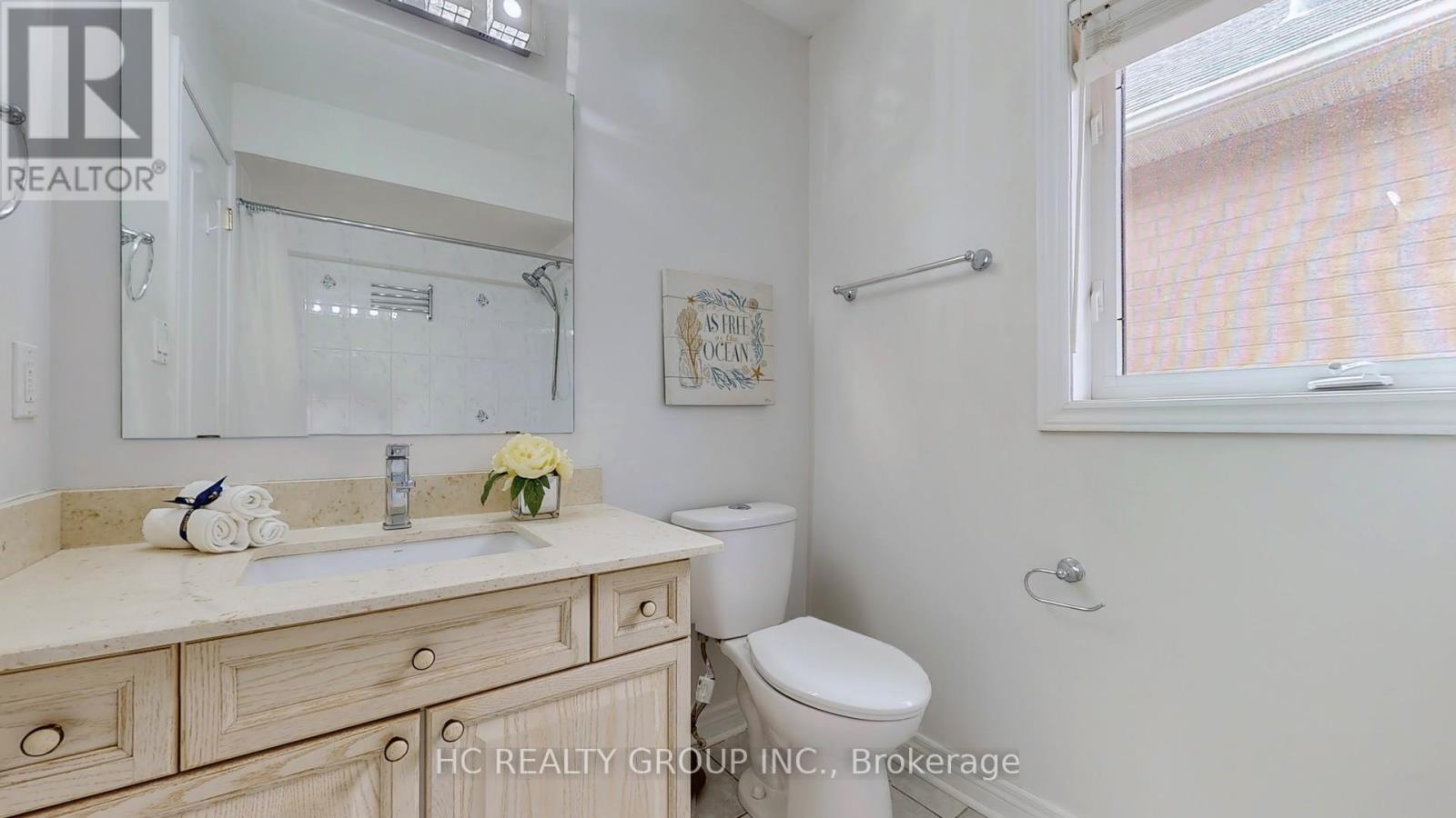 Photo 33 of 67 Melbourne Drive, Richmond Hill ON