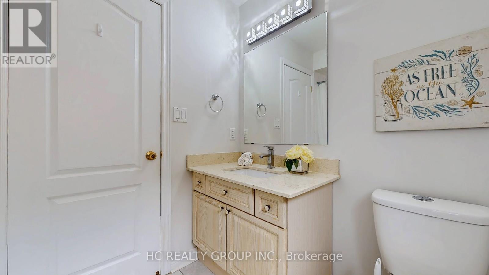 Photo 34 of 67 Melbourne Drive, Richmond Hill ON