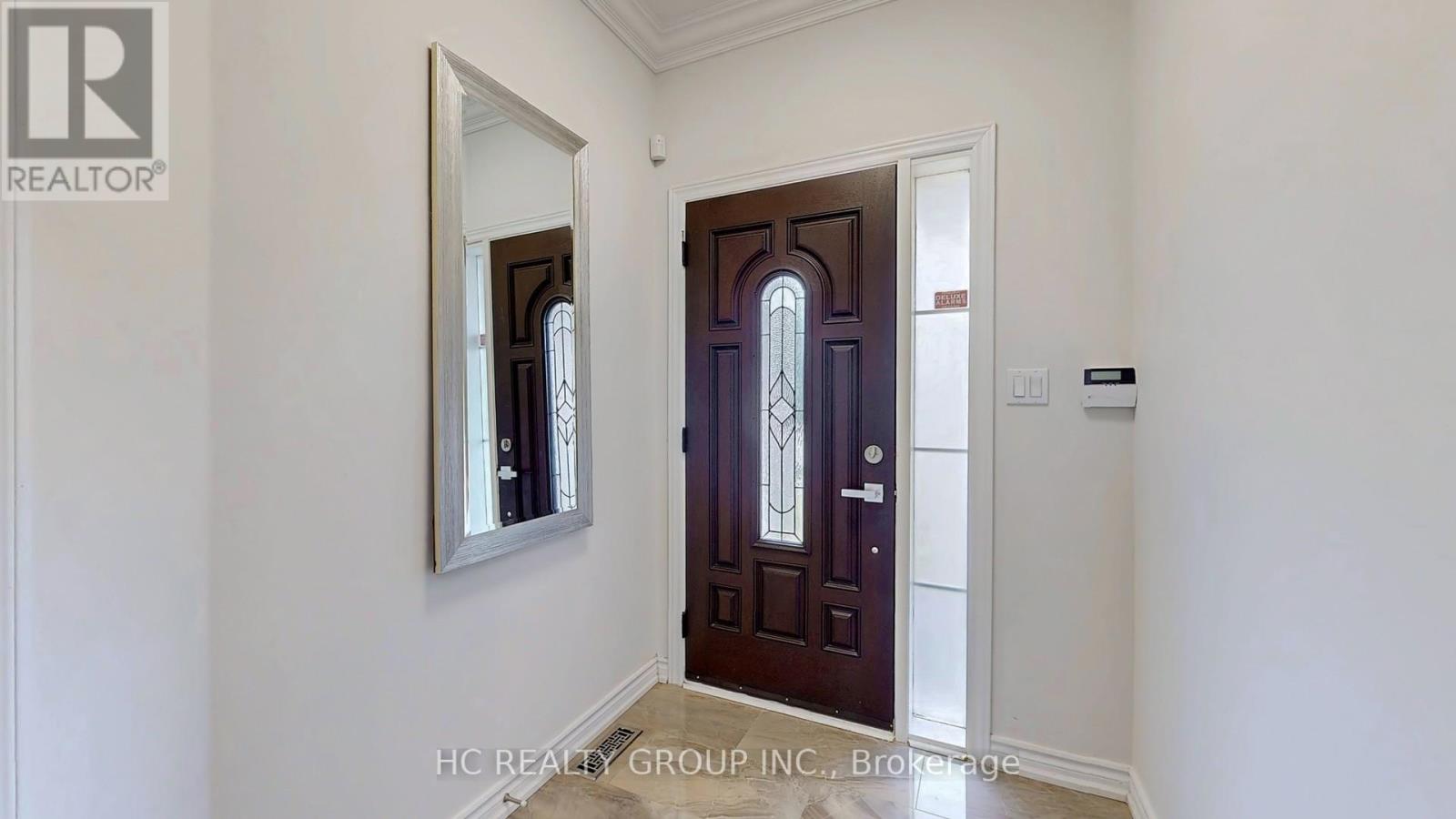 Photo 4 of 67 Melbourne Drive, Richmond Hill ON