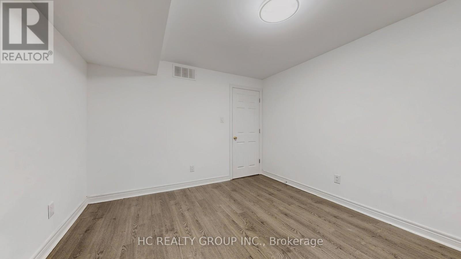 Photo 40 of 67 Melbourne Drive, Richmond Hill ON