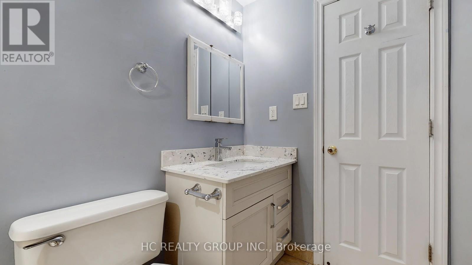 Photo 42 of 67 Melbourne Drive, Richmond Hill ON