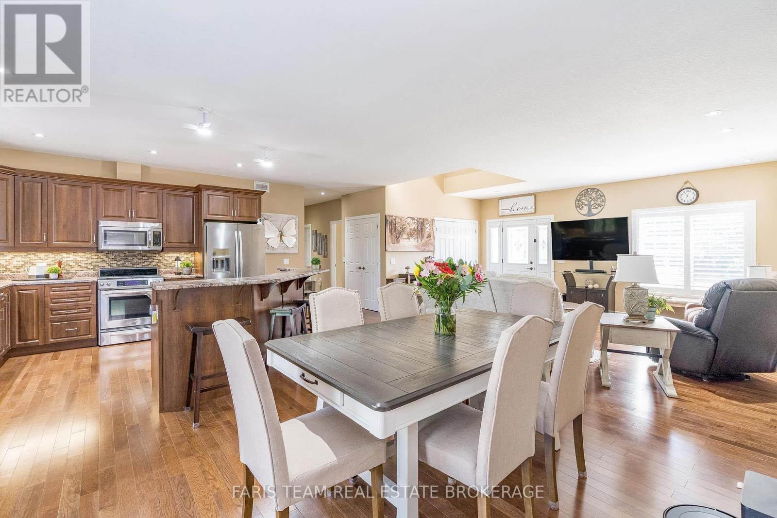 Photo 13 of 2 Grew Crescent, Penetanguishene ON