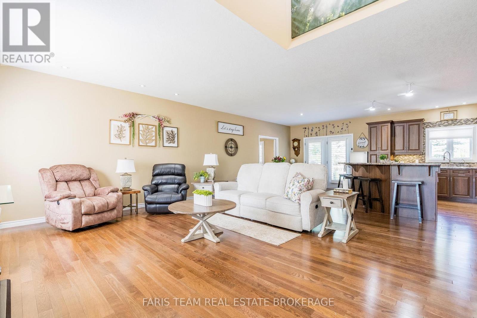 Photo 27 of 2 Grew Crescent, Penetanguishene ON