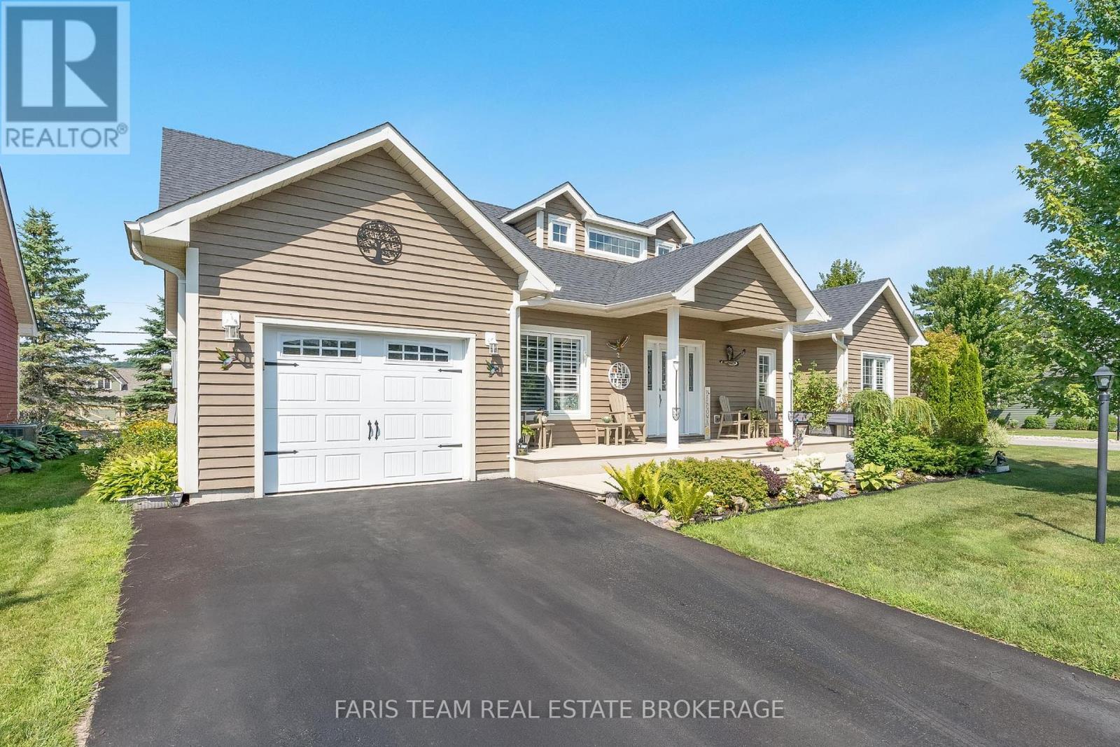 Photo 16 of 2 Grew Crescent, Penetanguishene ON