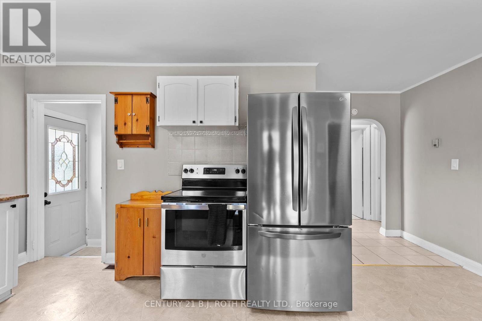 Photo 6 of 307 Linwood Avenue, Orillia ON