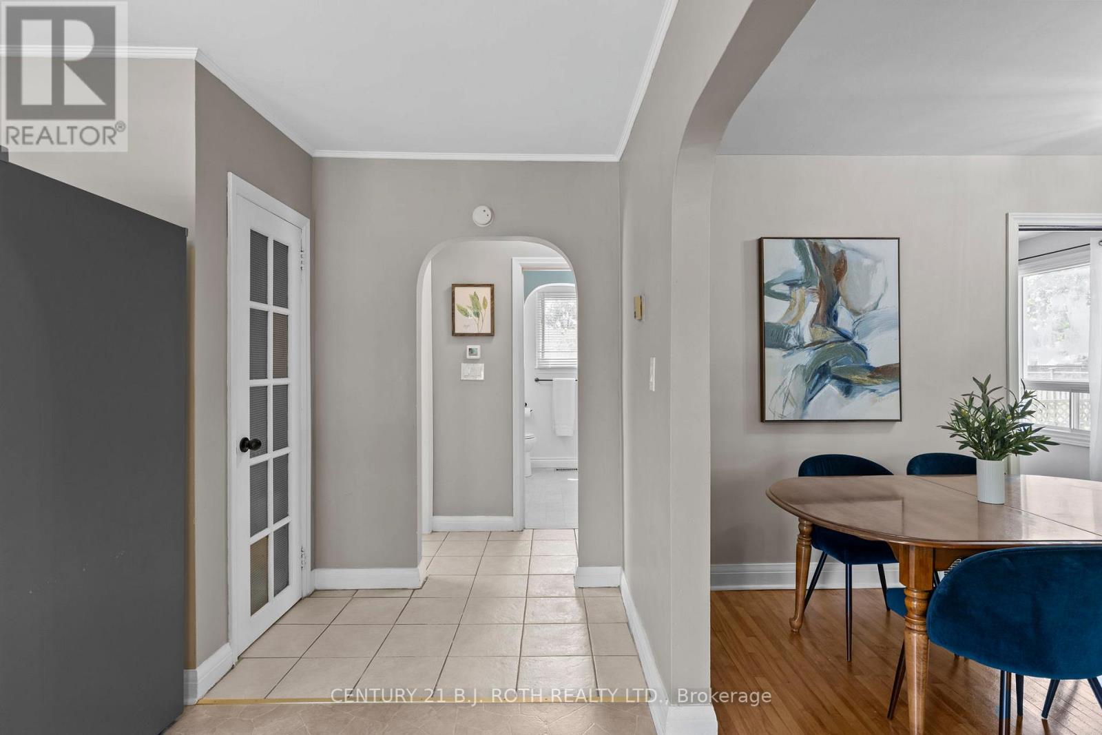 Photo 7 of 307 Linwood Avenue, Orillia ON