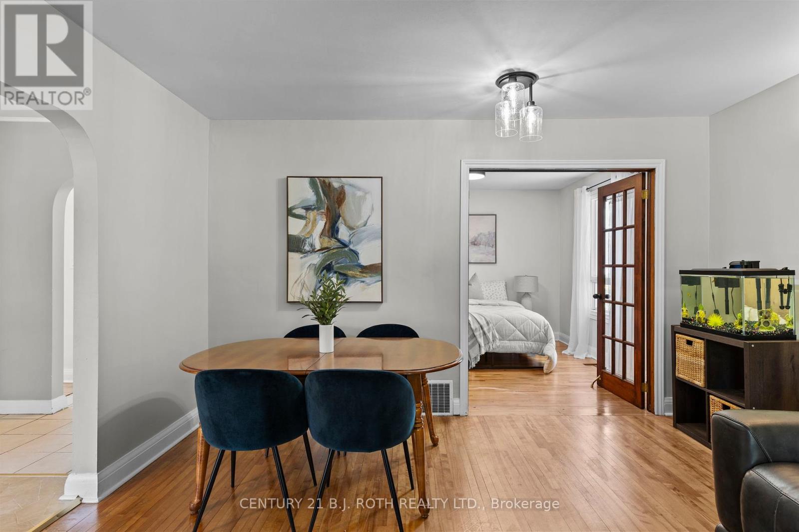 Photo 9 of 307 Linwood Avenue, Orillia ON