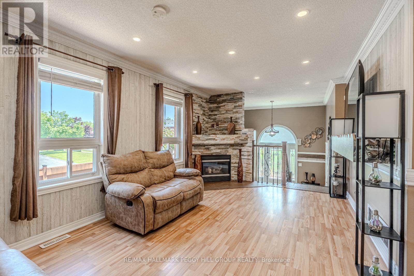 Photo 5 of 68 Coughlin Road, Barrie ON